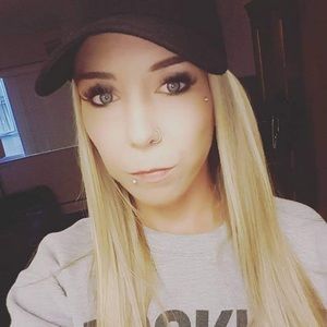 Meet your Posher, Cortney